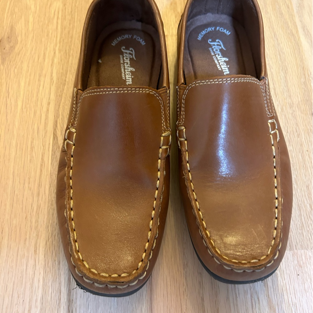 Boys size 6 Florsheim tan shoes